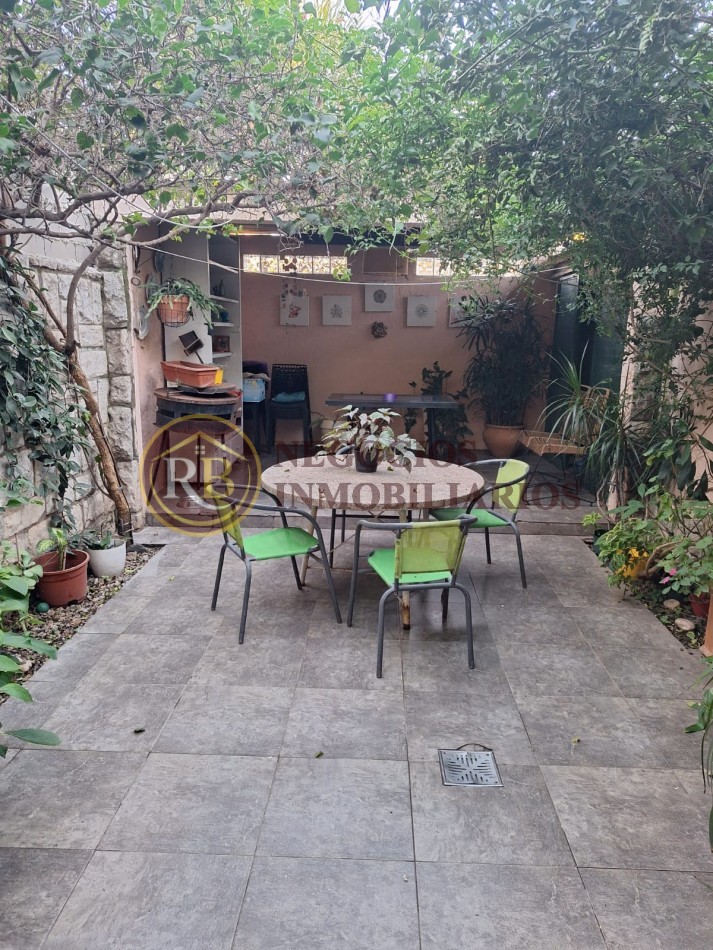 PH EN VENTA - 4 DORMITORIOS - BARRIO COLON -