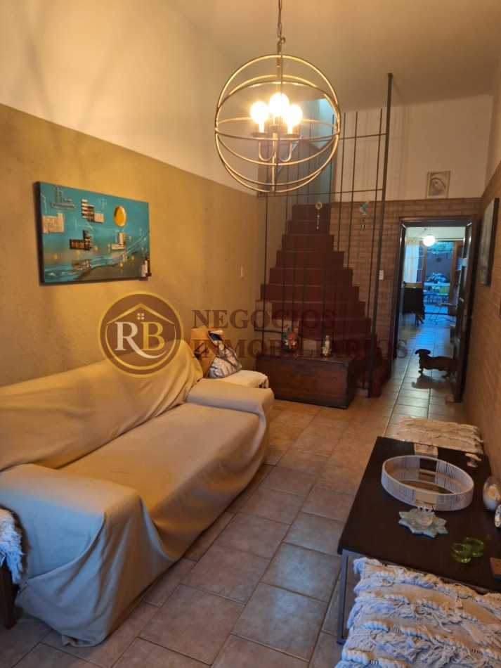 PH EN VENTA - 4 DORMITORIOS - BARRIO COLON -
