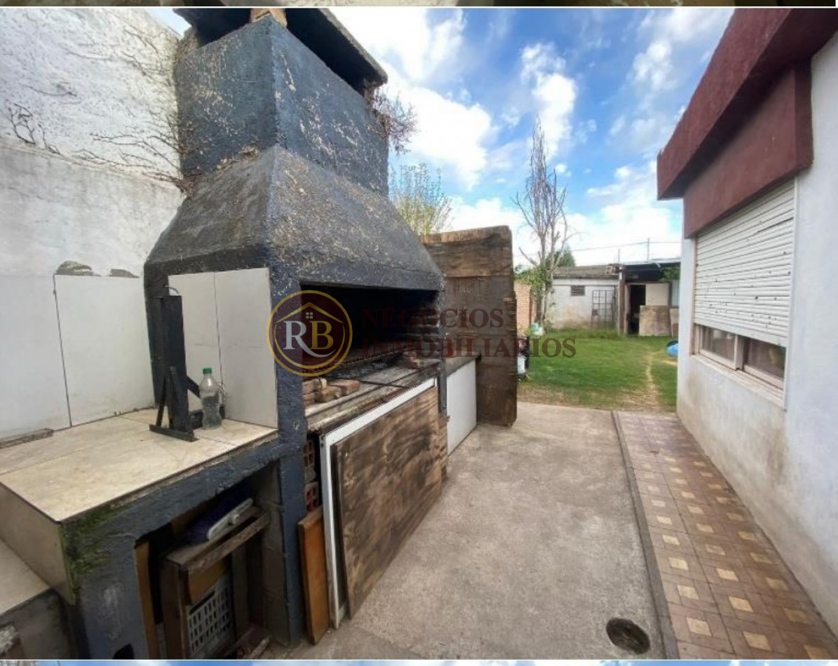 CASA EN VENTA BARRIO MANTIENZO AMPLIA , FUNCIONAL IDEAL FAMILIA