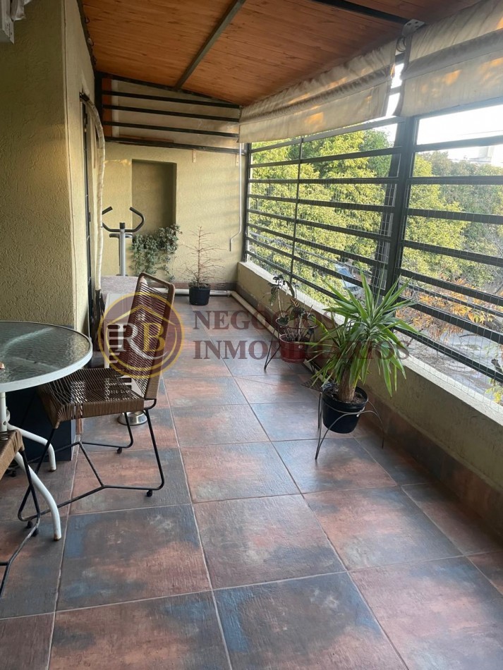 PH EN VENTA - 4 DORMITORIOS - BARRIO COLON -